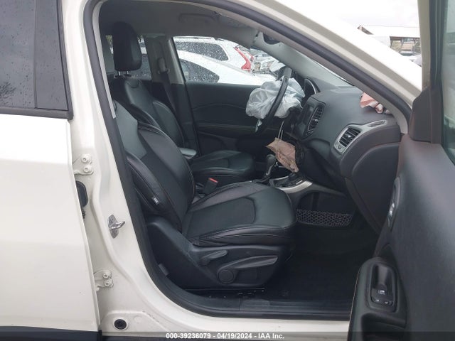 3C4NJDBB7KT670160 Jeep Compass Latitude 4x4