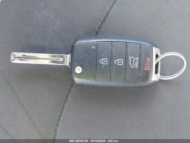 KIA Soul 2017 KNDJN2A22H7413039 Image 11
