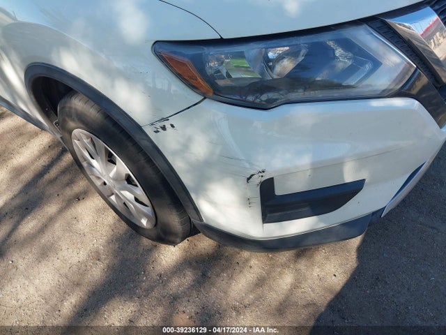 Nissan ROGUE S 2018 KNMAT2MTXJP536717 Image 17