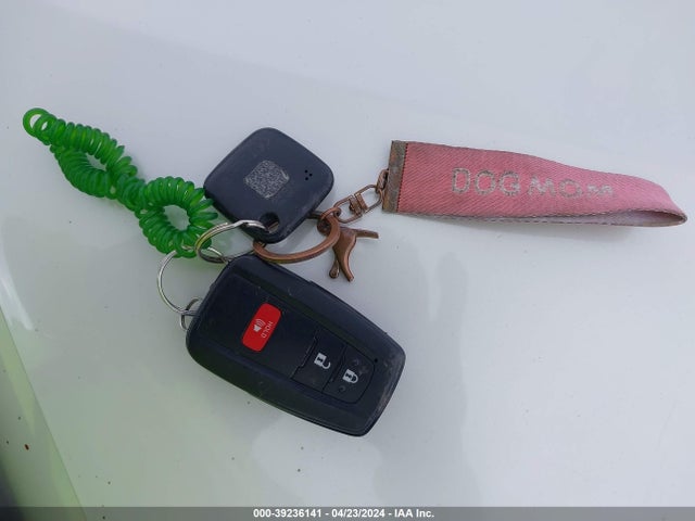 Toyota Prius Two 2017 JTDKBRFU5H3563556 Image 11