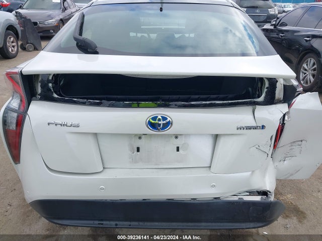Toyota Prius Two 2017 JTDKBRFU5H3563556 Image 16