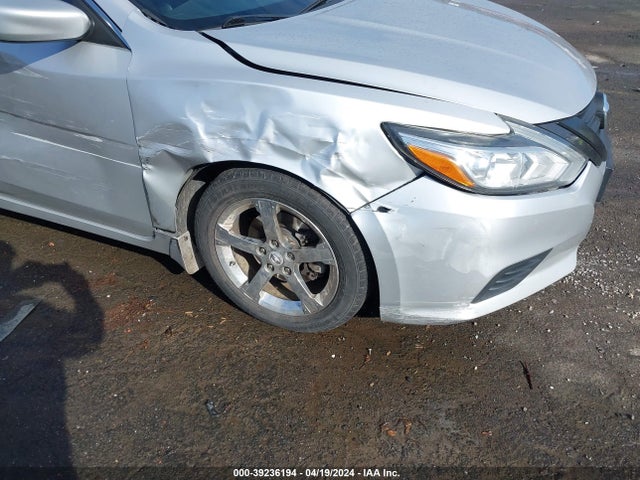 Nissan Altima 2.5 S 2017 1N4AL3AP6HC131216 Image 12
