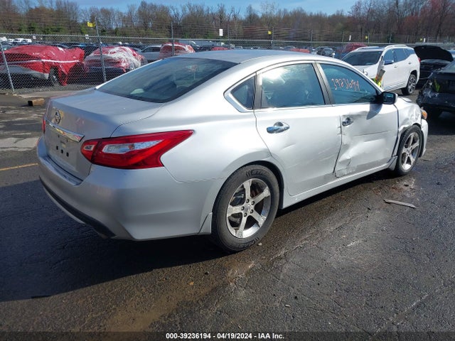 Nissan Altima 2.5 S 2017 1N4AL3AP6HC131216 Image 4