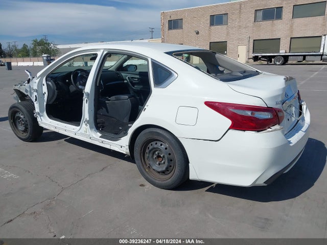 Nissan Altima 2.5 S 2018 1N4AL3AP9JC155872 Image 3