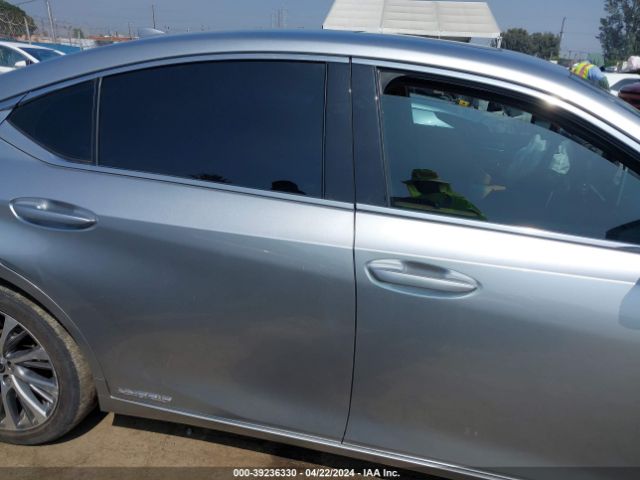 58ADA1C12NU014916 Lexus ES 300H
