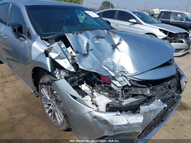 58ADA1C12NU014916 Lexus ES 300H