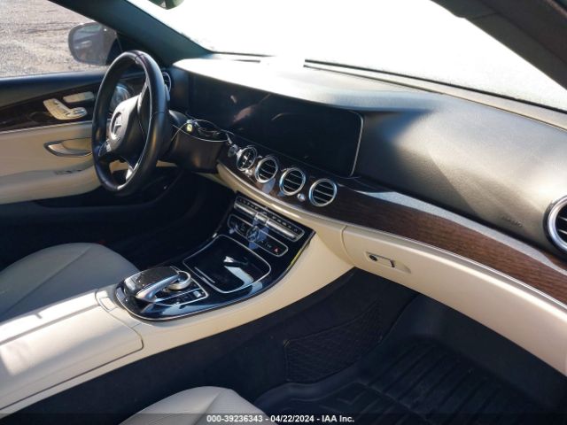 WDDZF4JB7HA285918 Mercedes-Benz E 300