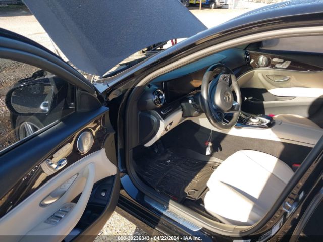 WDDZF4JB7HA285918 Mercedes-Benz E 300