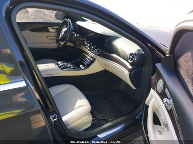 WDDZF4JB7HA285918 Mercedes-Benz E 300