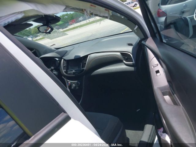 KL7CJNSB8MB349646 Chevrolet Trax Awd Ls