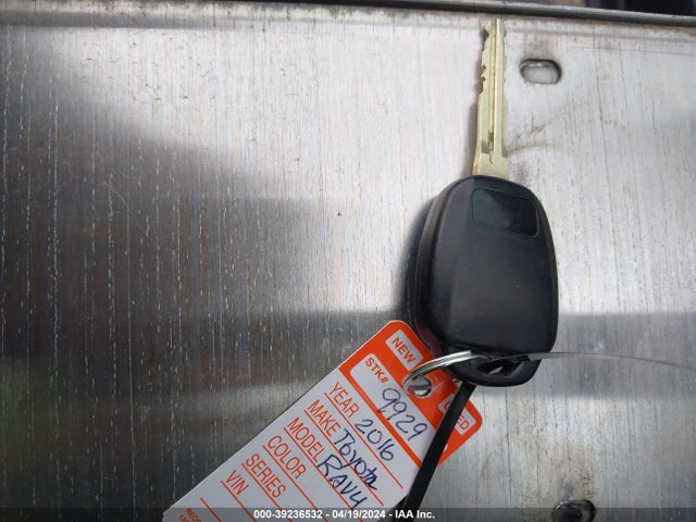 Toyota RAV4 LE 2016 2T3ZFREV9GW286371 Image 11