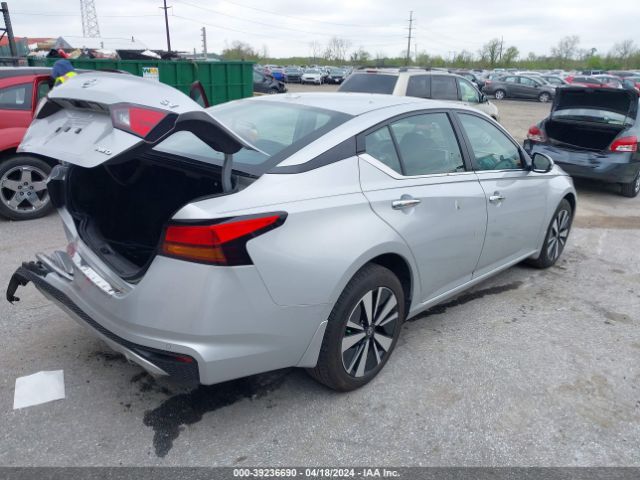 1N4BL4DW5NN360743 Nissan Altima Sv Intelligent Awd