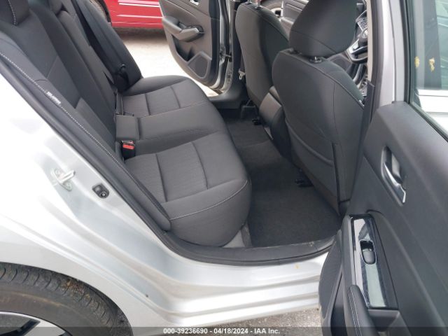 1N4BL4DW5NN360743 Nissan Altima Sv Intelligent Awd
