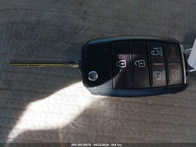 KNDMB5C12G6191862 KIA SEDONA LX