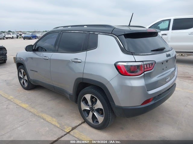 3C4NJCBB7JT124970 Jeep Compass Latitude Fwd