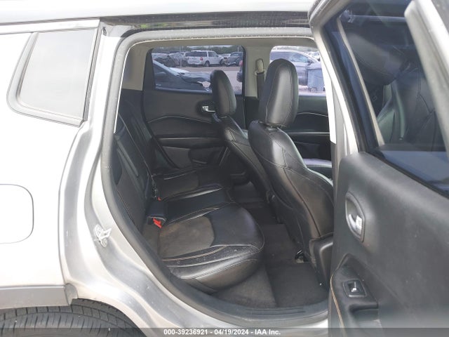 3C4NJCBB7JT124970 Jeep Compass Latitude Fwd