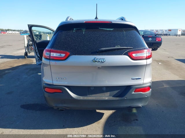 1C4PJMCB3JD580824 Jeep Cherokee Latitude 4x4