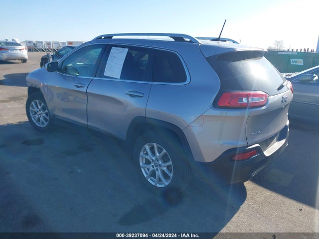 1C4PJMCB3JD580824 Jeep Cherokee Latitude 4x4