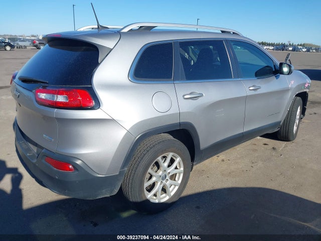 1C4PJMCB3JD580824 Jeep Cherokee Latitude 4x4