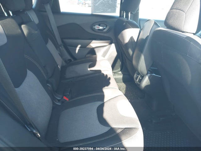 1C4PJMCB3JD580824 Jeep Cherokee Latitude 4x4