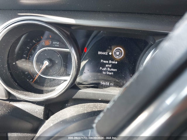 1C4HJXEN4JW290092 Jeep Wrangler Unlimited Sahara 4x4
