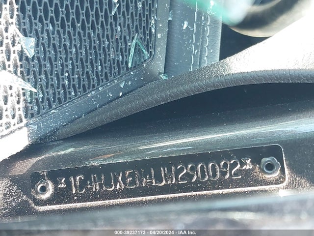 1C4HJXEN4JW290092 Jeep Wrangler Unlimited Sahara 4x4