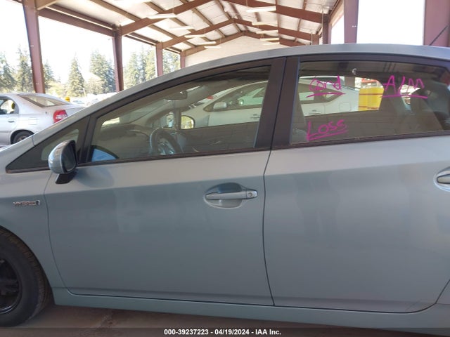 Toyota Prius Three 2015 JTDKN3DU9F1889313 Image 15
