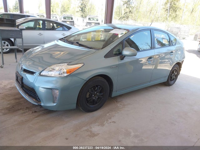 Toyota Prius Three 2015 JTDKN3DU9F1889313 Image 2