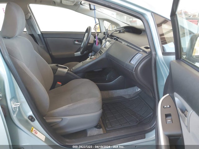 Toyota Prius Three 2015 JTDKN3DU9F1889313 Image 5