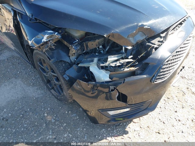 Ford FOCUS SEL 2017 1FADP3H28HL223102 Image 6