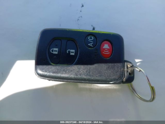 JTDKN3DU9F1957528 Toyota Prius Four