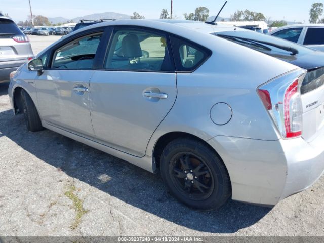 JTDKN3DU9F1957528 Toyota Prius Four