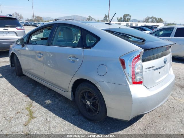 JTDKN3DU9F1957528 Toyota Prius Four