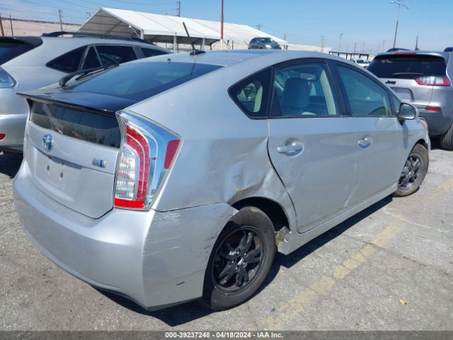 JTDKN3DU9F1957528 Toyota Prius Four