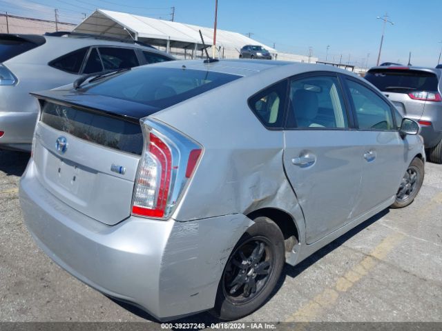 JTDKN3DU9F1957528 Toyota Prius Four