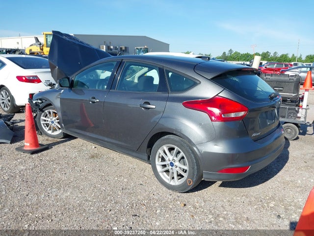 Ford FOCUS SE 2018 1FADP3K22JL218069 Image 3