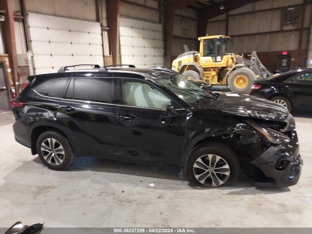 Toyota Highlander Xle 2022 5TDGZRBH9NS242902 Image 12