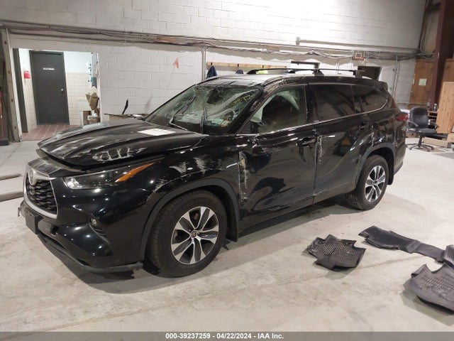 Toyota Highlander Xle 2022 5TDGZRBH9NS242902 Image 2