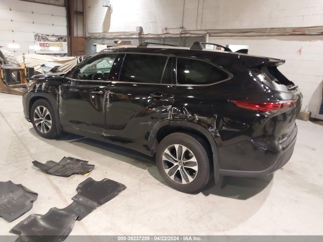 Toyota Highlander Xle 2022 5TDGZRBH9NS242902 Image 3