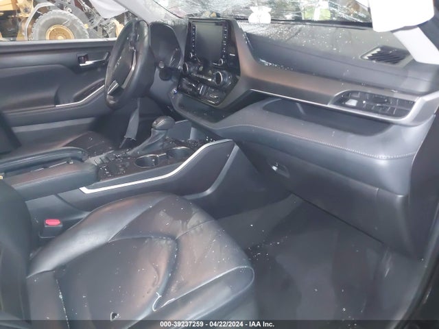 Toyota Highlander Xle 2022 5TDGZRBH9NS242902 Image 5