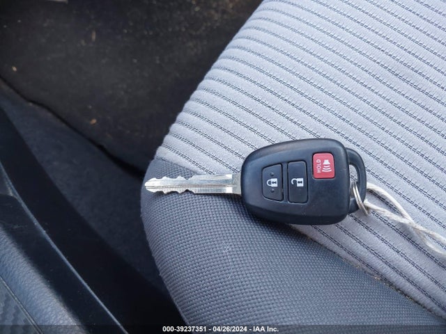 Toyota RAV4 LE 2014 JTMBFREV2EJ010806 Image 11