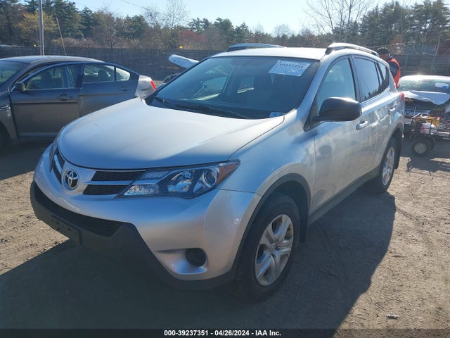 Toyota RAV4 LE 2014 JTMBFREV2EJ010806 Image 2