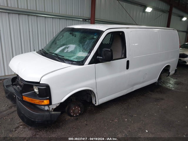 Chevrolet Express 2500 Work Van 2016 1GCWGAFF1G1302621 Image 2