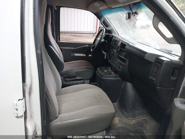 Chevrolet Express 2500 Work Van 2016 1GCWGAFF1G1302621 Image 5