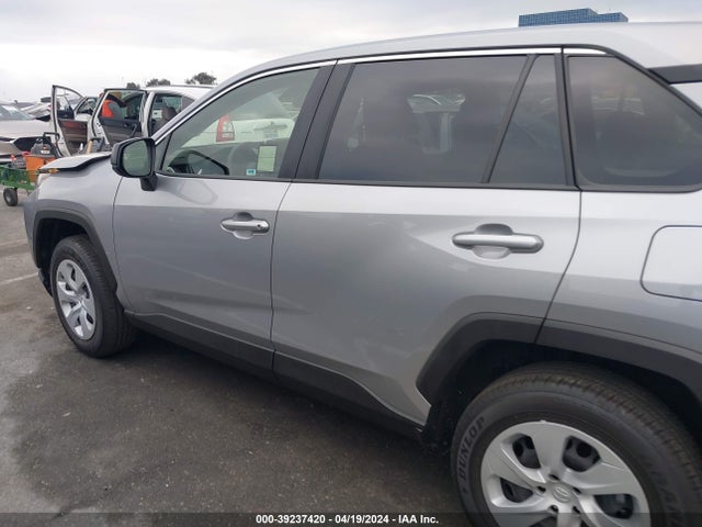 Toyota RAV4 LE 2024 JTMH1RFV7RD115272 Image 14