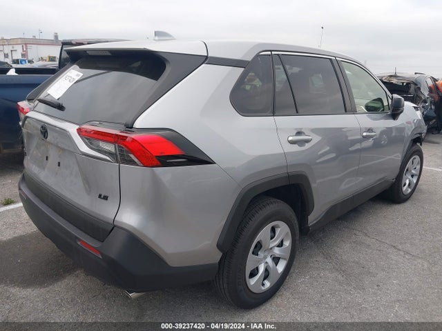 Toyota RAV4 LE 2024 JTMH1RFV7RD115272 Image 4