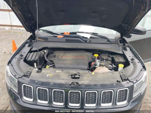 3C4NJCBB4JT499957 Jeep Compass Sun And Wheel Fwd