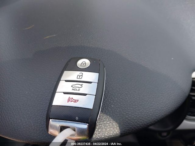 3KPA25AD0NE505676 KIA Rio 5-door S