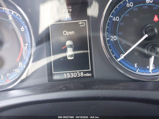 Toyota COROLLA SE 2018 5YFBURHE9JP747346 Image 15