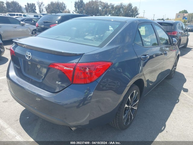 Toyota COROLLA SE 2018 5YFBURHE9JP747346 Image 4